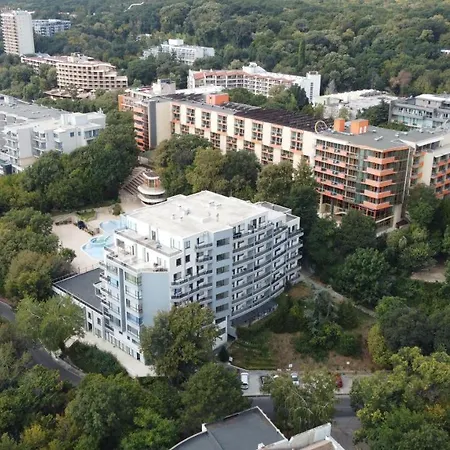 Yalta * גולדן סנדס