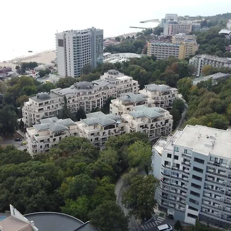 Yalta Apartment Golden Sands